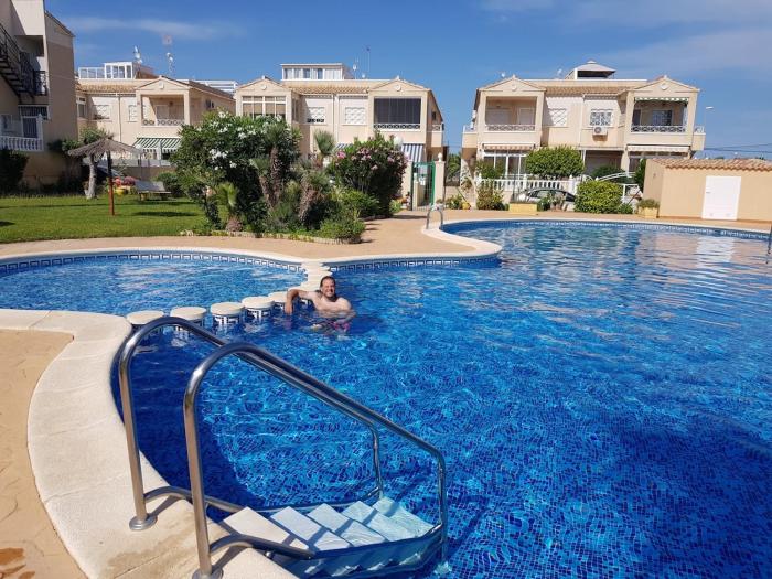 Solarium, pool & views in Playa Flamenca