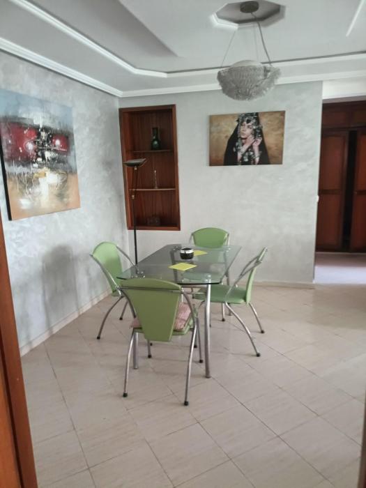 إقامة سامية