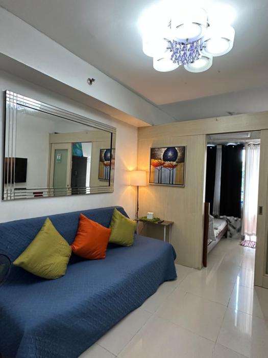 Staycation Near Moa by Jen