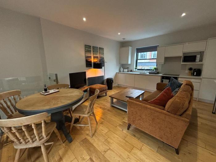 44 Sea View Street Modern 2bed Flat - Ideal for Wind Turbine