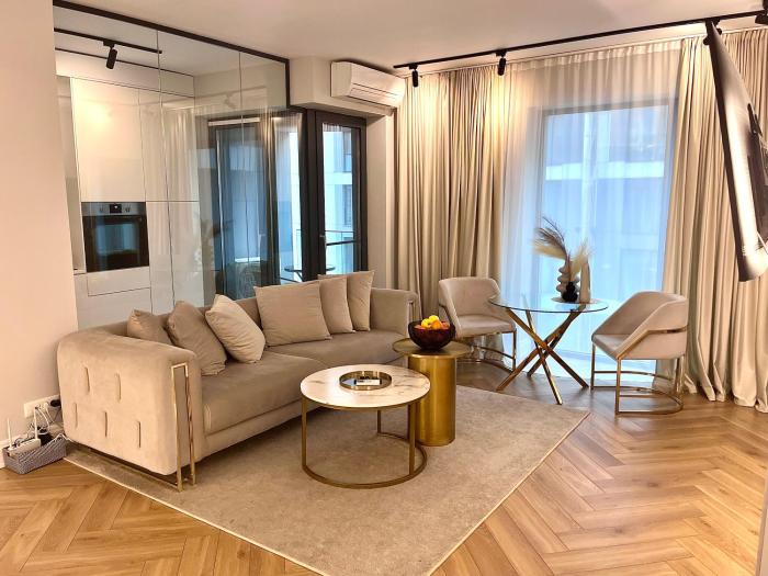 FLH - Golden Elegance Balcony Garage Therme Airport Smart TVs View KingSizeBed