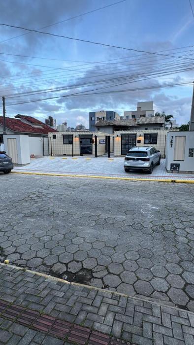 Box 01 a 950 mt do mar, ar- condicionado, TV smart, cozinha privativa