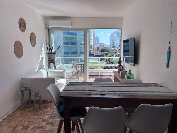 Disfruta en Febrero en la Playa Brava 2 dormitorios!!!