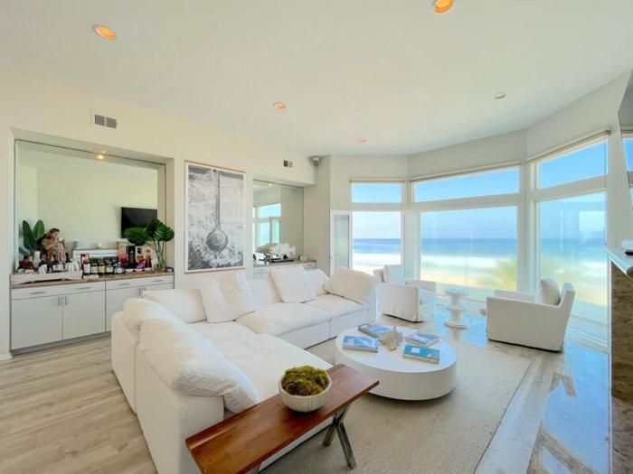 Ocean Front - 4 Bedroom Manhattan Beach Penthouse