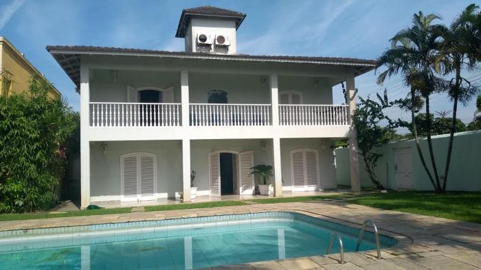 Casa Eventos e Temporada com 2 suites, piscina, churrasqueira, Wi-Fi, Ar Condicionado - Proximo Praia Mar Casado e Pernambuco - Guaruja -