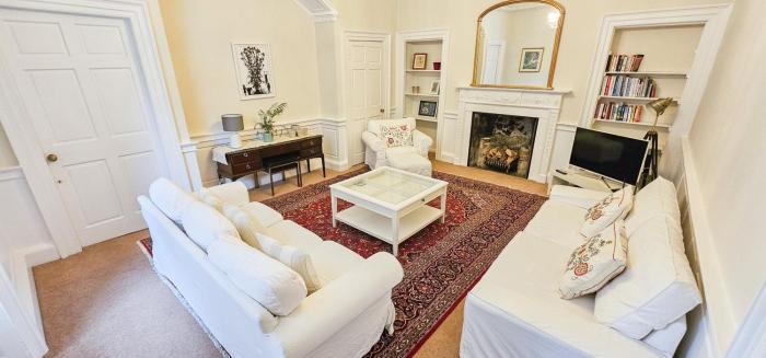 Russel House - 4 Bedroom - The Royal Mile