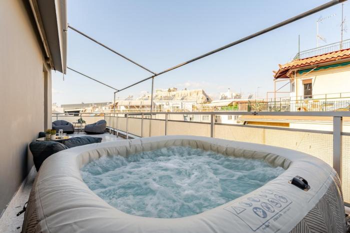 Lovely APT wheated Jacuzzi &full Acropolis view