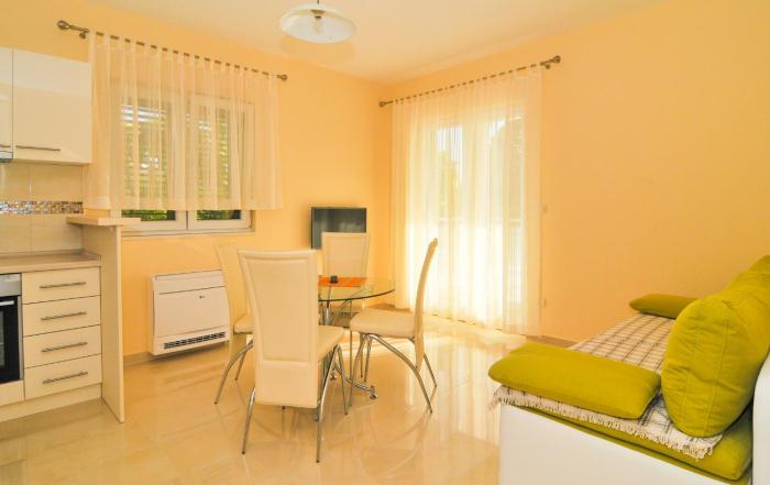 Cozy Apartment in Donja Lastva - Close to the beach