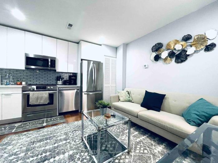 Downtown City Hall close by Kimmel Center 1BD