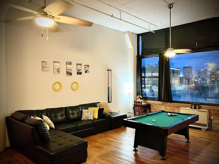 Downtown Riverview Loft