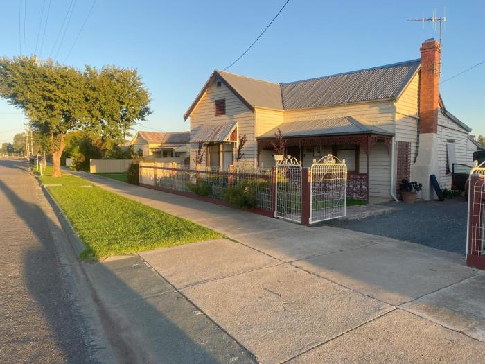 Relaxing on Vale B & B