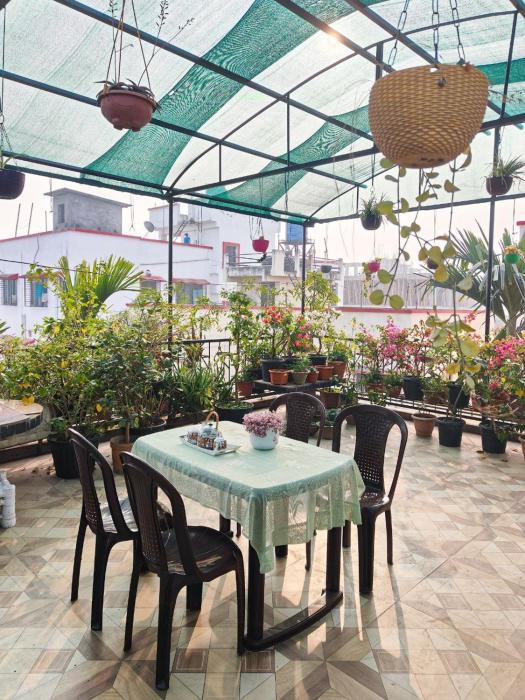 Tulip Inn - 2BHK Rooftop AC Near Kamakhya