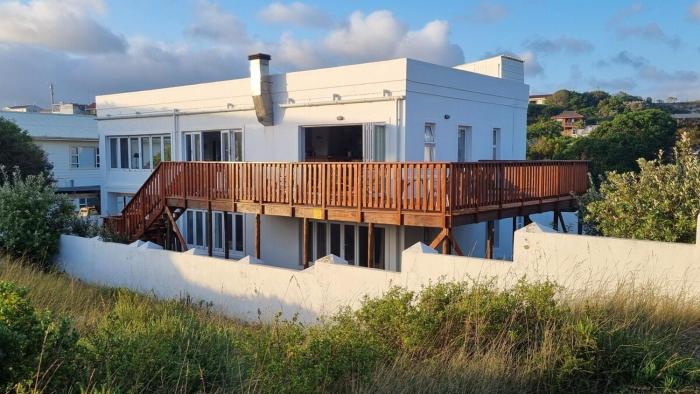 Marlyn on Oyster Bay