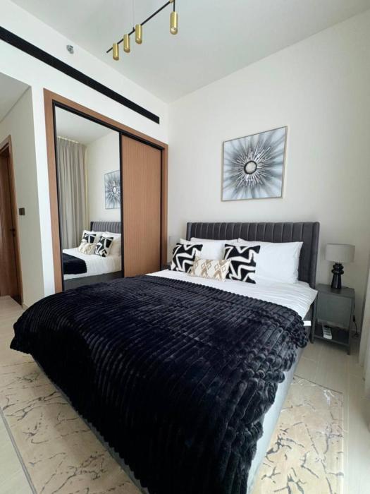 Trendy & Elegant 1br In Jvc