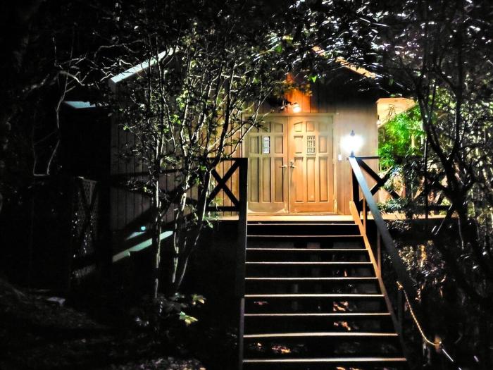 Multipurpose hall, with hot spring!