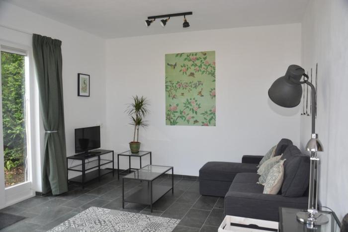 Guesthouse 70m2 with private garden and free parking