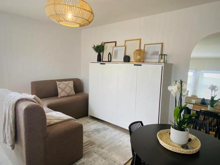 Stylish one bedroom apartment close to the beach