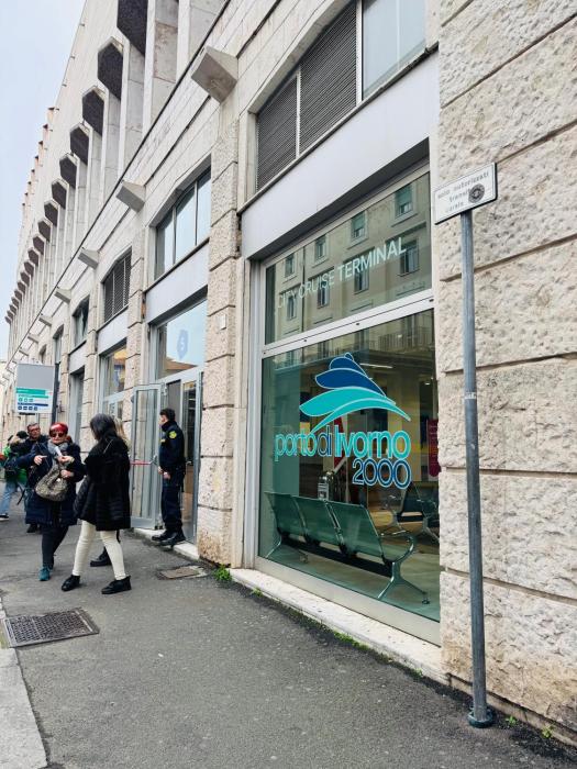Affittacamere THE SHUTTLE - centro Livorno - al porto - vicino Prefettura