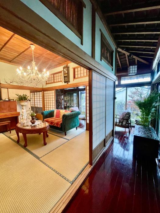 Satsuma vacation Bougainvillea cafe