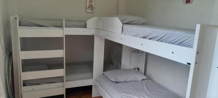 Guest House em Botafogo - vista, tranquilidade e camas individuais em ambiente exclusivo para até 5 hóspedes -acesso somente por escadas