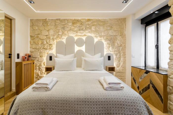 B1 Beautiful, Luxury Near Eiffel Tower Sleeps AC