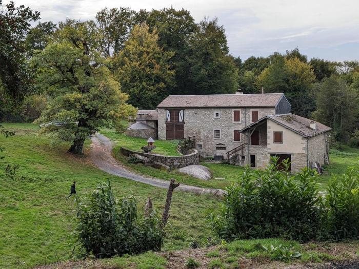 Maison au coeur de la forêt dans le Sidobre - GR36