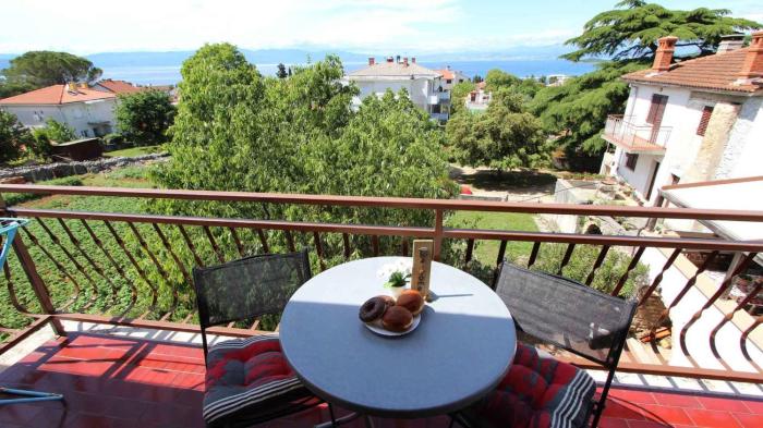 Apartment in Malinska 28