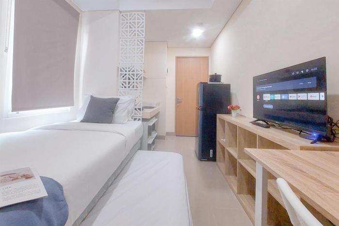 Good Place and Cozy Studio Apartment B Residence By Travelio