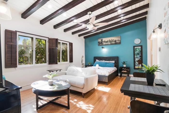 Comfortable Beverly Hills Studio Near Rodeo Drive