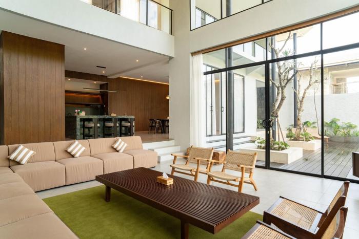 Kireina Mori Forest View Villa 6 bedrooms with a private heated swimming pool and a movie room