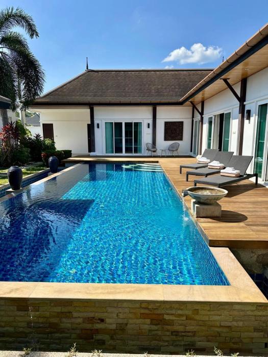 Charming Villa at Layan