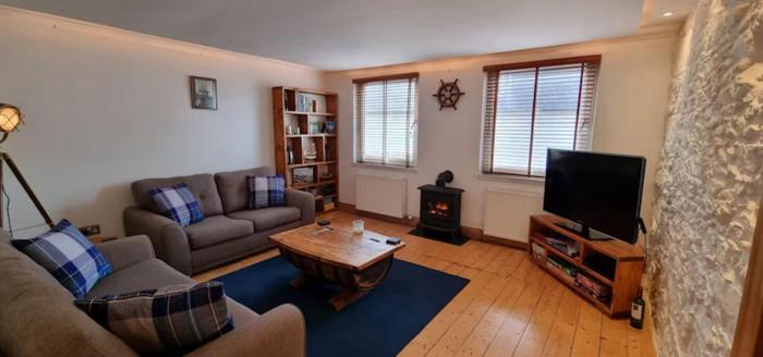Beautiful 3 bedroom house short walk from the beach
