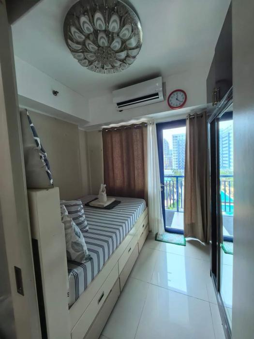 Athalias Pad at Sea Residences