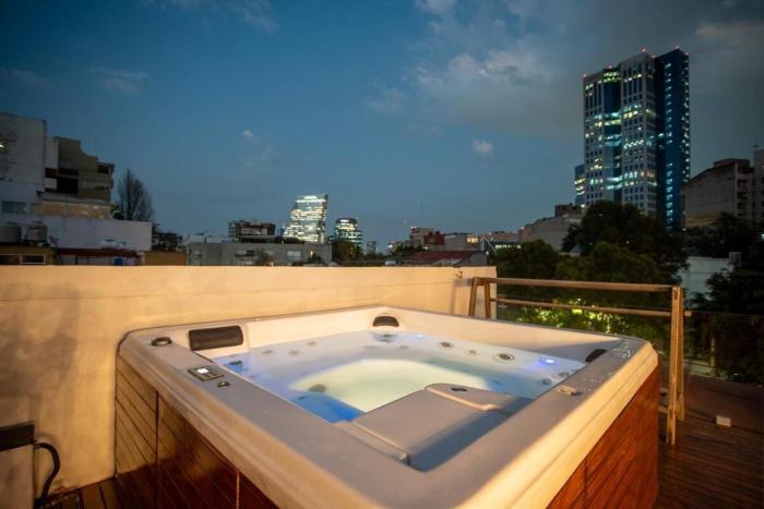 Luxury House with Terraces and Jacuzzi