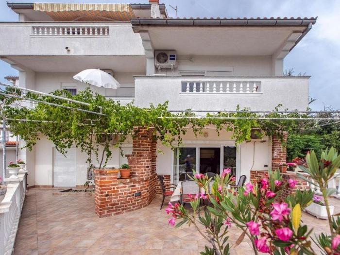 Apartments with swimming pool Kampor, Rab - 23600