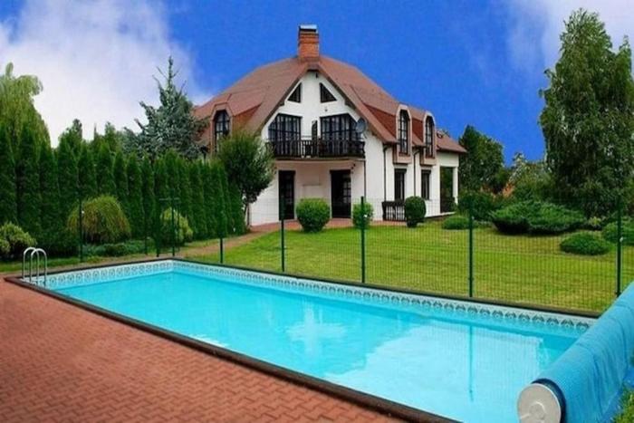 Mountain holiday villa with pool, Brenna
