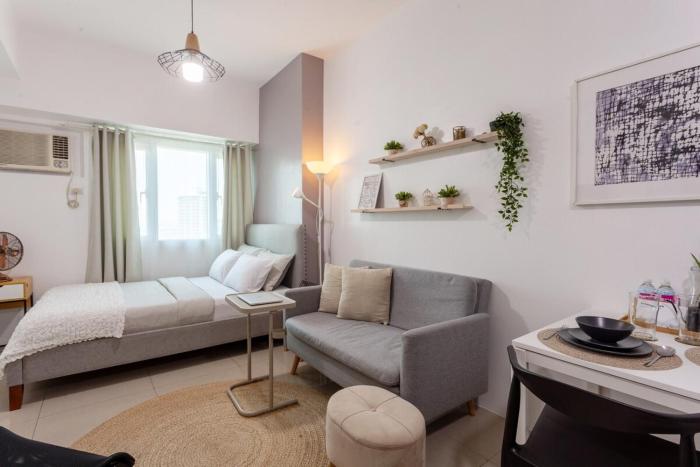 Makati Condo Near Airport & Greenbelt