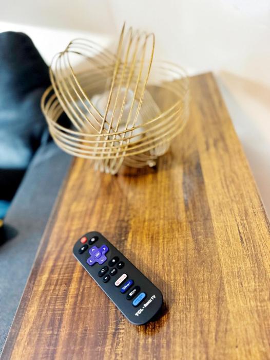 NYC 2 Bed America Dream Mall Train Station