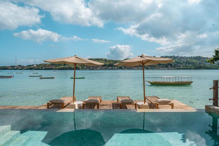 La Villa Ceningan - Breathtaking 4BR Beachfront Villa in Nusa Ceningan