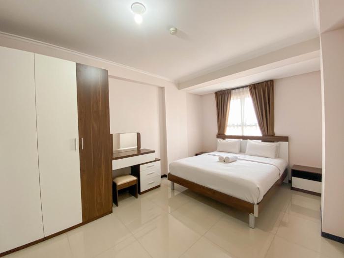Spacious and Minimalist 3BR at Gateway Pasteur Apartment By Travelio