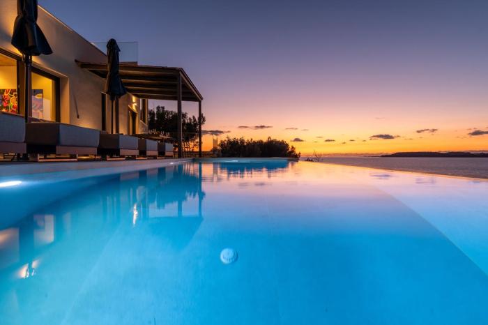 Almos Villas