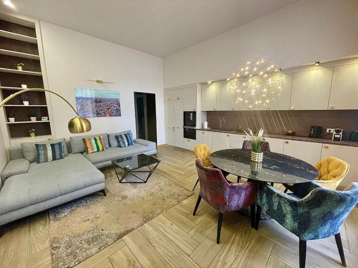 Castle Hill Apartment Logodi I FREE Parking I Self Check-in