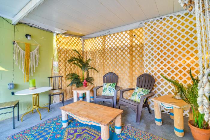 Walk to Parks & Dining: Central St. Pete Oasis