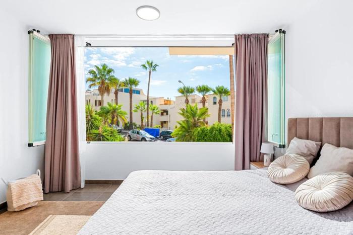 Cozy, modern studio DREAM BLUE