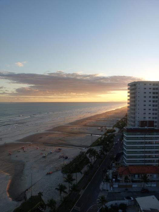 Beira-mar, 110mt, 3 dorms, linda vista