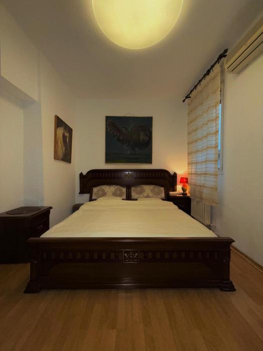 Knez Mihailova apartment, City center