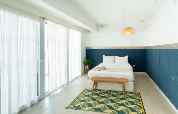 The Locals Bangkok Old Town