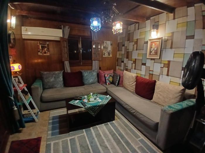 شقة رائعة رووف بإطلالة عل الأهرامات