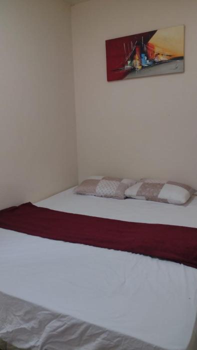 Quarto de casal em casa de vila