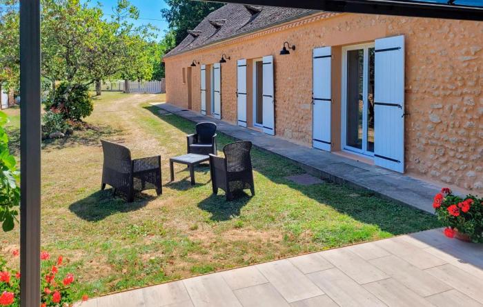 3 Bedroom Lovely Home In La Douze